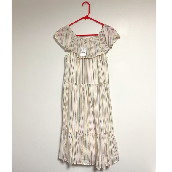 🎉HP🎉 Girls’ off the shoulder tiered ruffle dress - Picture 3 of 4